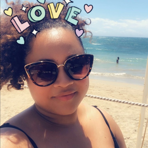 Meet your Posher! - Picture 7 of 8